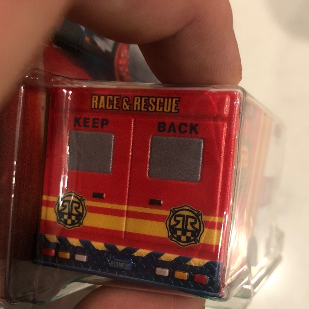 Morgan Martins Race & Rescue Ambulance Toy - Picture 6 of 9